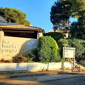 Sous Les Pins Cassis